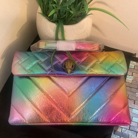 Kensington Quilted Leather Convertible Shoulder Bag
KURT GEIGER LONDON - Picture 5 of 17